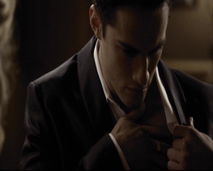 VampireDiariesWorld-dot-org_2x07Masquerade1937.jpg