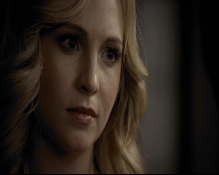 VampireDiariesWorld-dot-org_2x07Masquerade1942.jpg