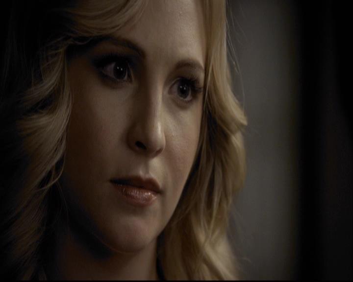 VampireDiariesWorld-dot-org_2x07Masquerade1943.jpg