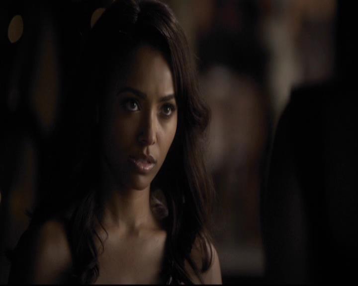 VampireDiariesWorld-dot-org_2x07Masquerade1956.jpg
