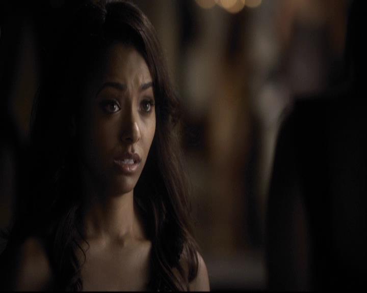 VampireDiariesWorld-dot-org_2x07Masquerade1976.jpg