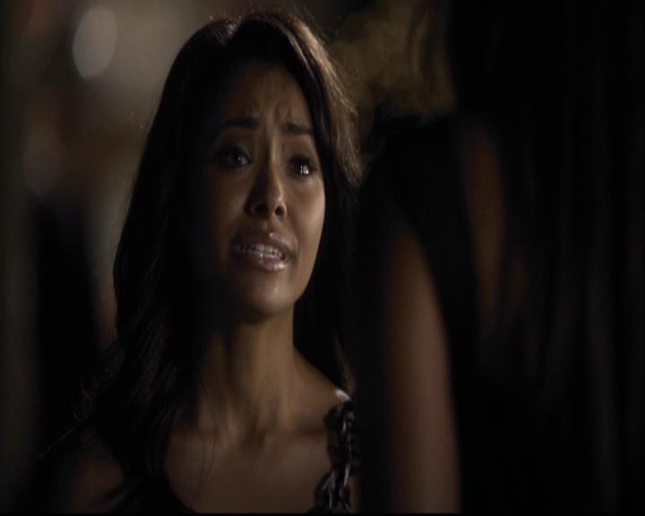 VampireDiariesWorld-dot-org_2x07Masquerade2002.jpg