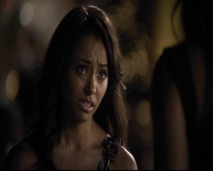 VampireDiariesWorld-dot-org_2x07Masquerade2003.jpg