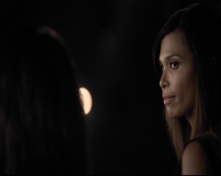 VampireDiariesWorld-dot-org_2x07Masquerade2011.jpg