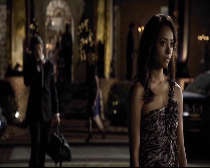 VampireDiariesWorld-dot-org_2x07Masquerade2021.jpg