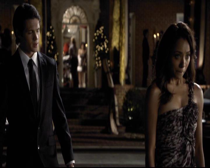 VampireDiariesWorld-dot-org_2x07Masquerade2025.jpg