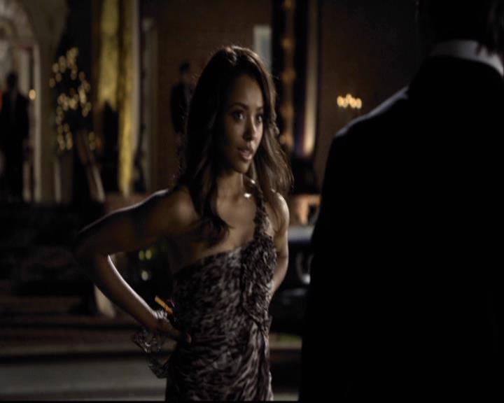 VampireDiariesWorld-dot-org_2x07Masquerade2028.jpg