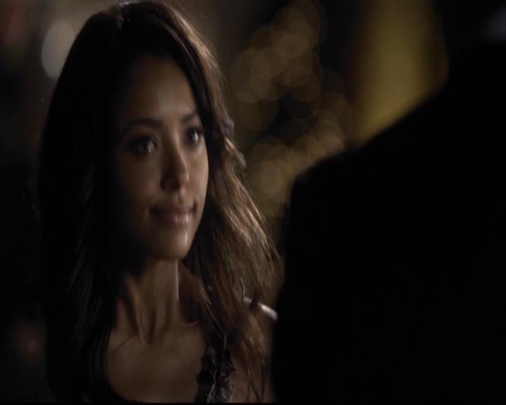 VampireDiariesWorld-dot-org_2x07Masquerade2032.jpg