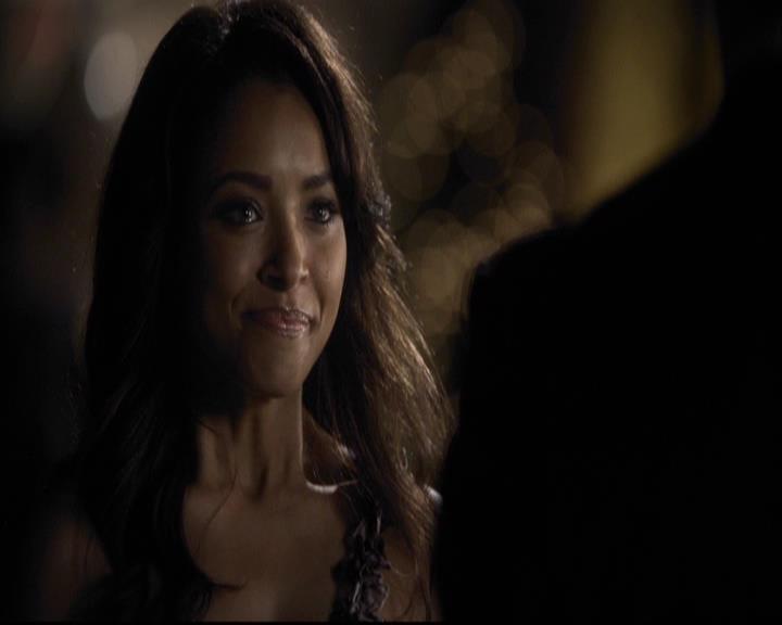 VampireDiariesWorld-dot-org_2x07Masquerade2033.jpg