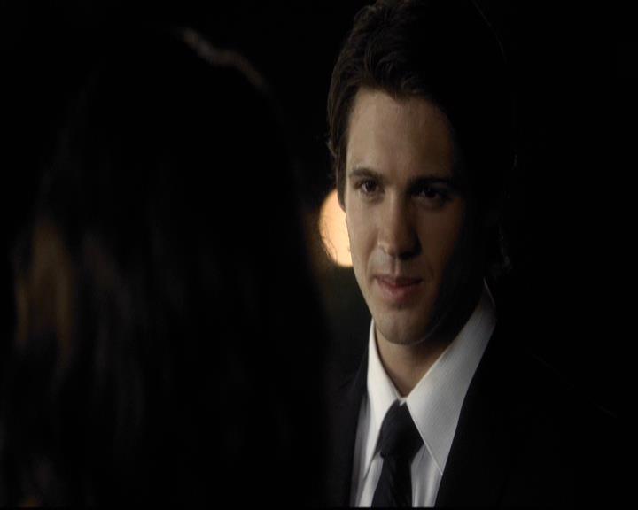 VampireDiariesWorld-dot-org_2x07Masquerade2045.jpg