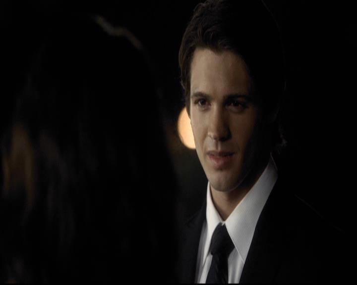 VampireDiariesWorld-dot-org_2x07Masquerade2046.jpg