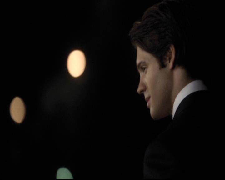 VampireDiariesWorld-dot-org_2x07Masquerade2050.jpg