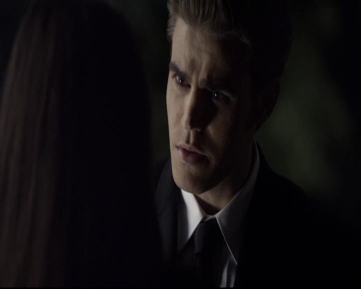 VampireDiariesWorld-dot-org_2x07Masquerade2072.jpg