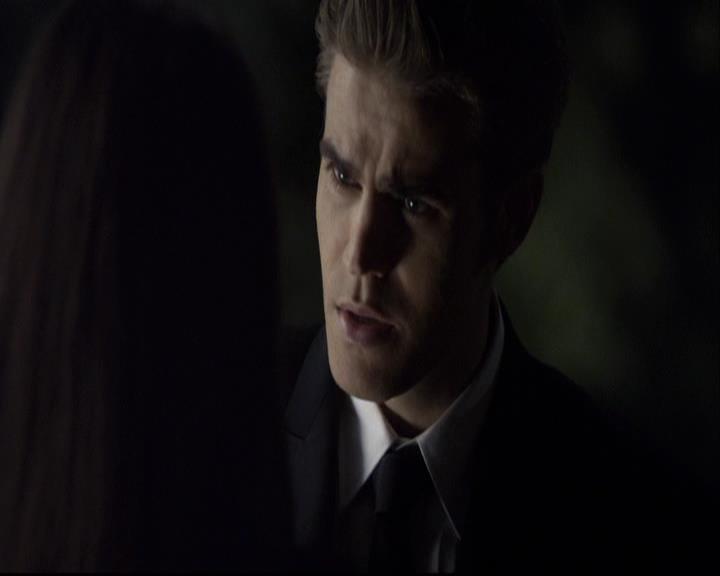 VampireDiariesWorld-dot-org_2x07Masquerade2073.jpg