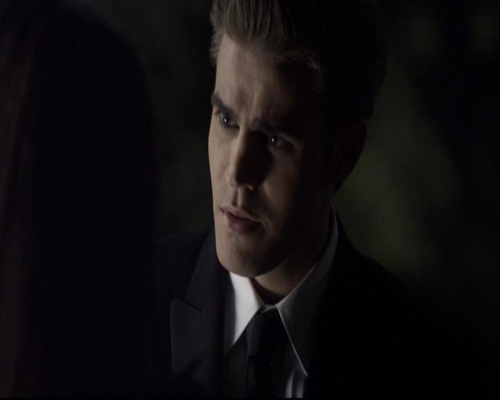 VampireDiariesWorld-dot-org_2x07Masquerade2075.jpg