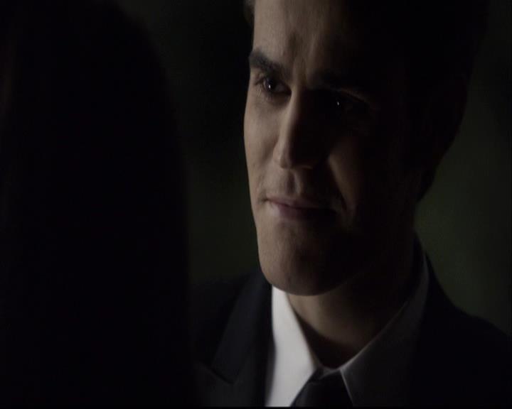 VampireDiariesWorld-dot-org_2x07Masquerade2080.jpg