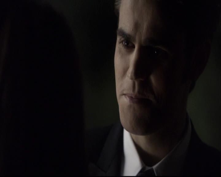 VampireDiariesWorld-dot-org_2x07Masquerade2081.jpg
