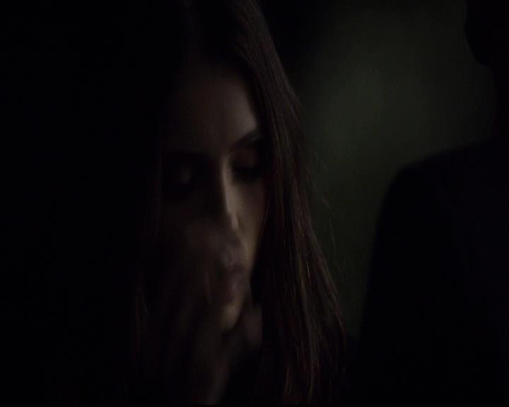 VampireDiariesWorld-dot-org_2x07Masquerade2093.jpg