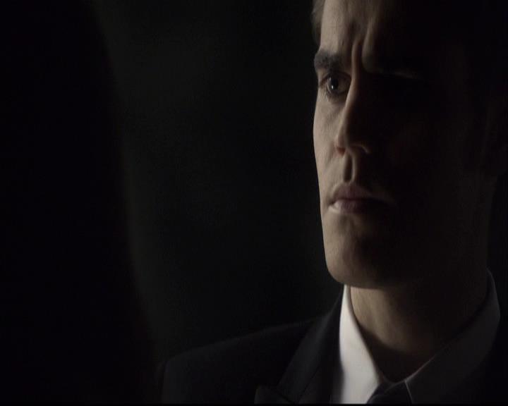 VampireDiariesWorld-dot-org_2x07Masquerade2098.jpg