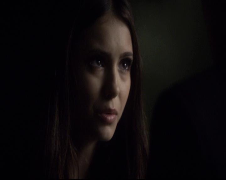 VampireDiariesWorld-dot-org_2x07Masquerade2100.jpg