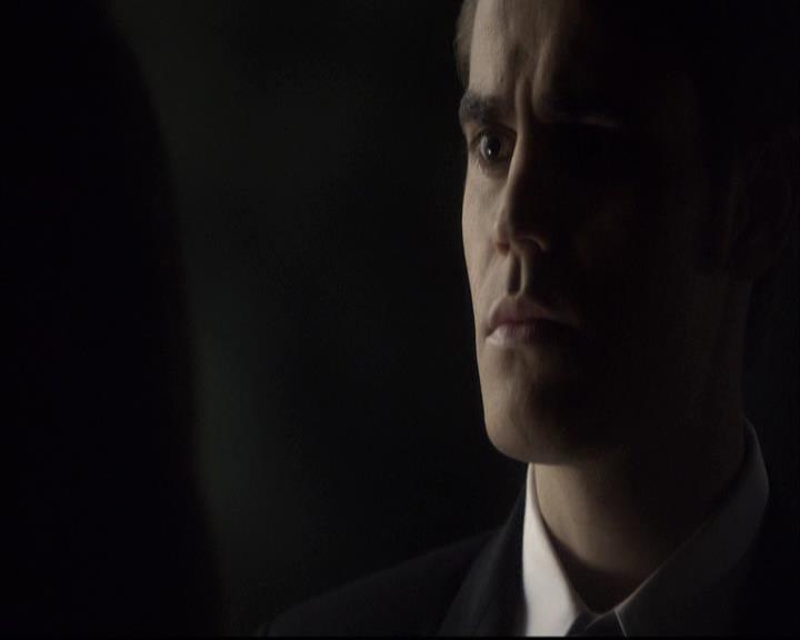 VampireDiariesWorld-dot-org_2x07Masquerade2101.jpg