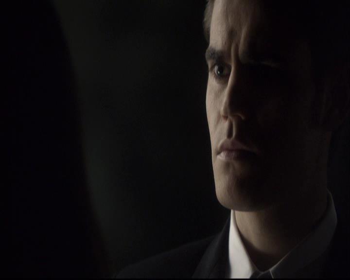 VampireDiariesWorld-dot-org_2x07Masquerade2103.jpg