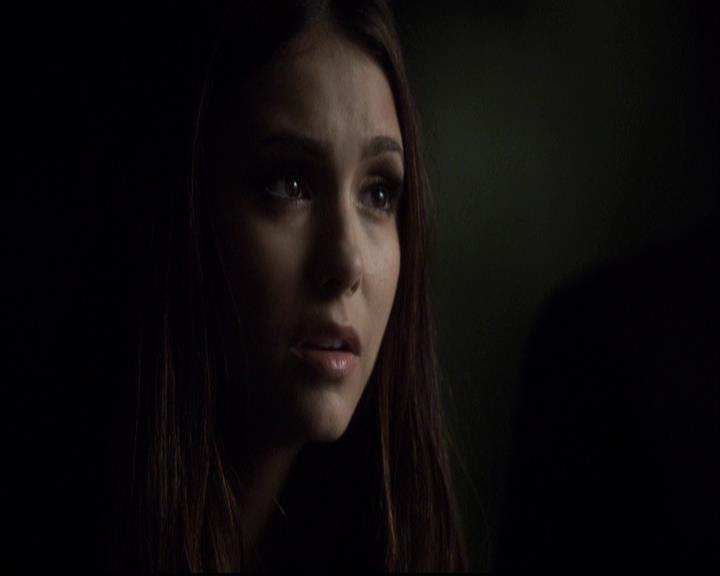 VampireDiariesWorld-dot-org_2x07Masquerade2109.jpg