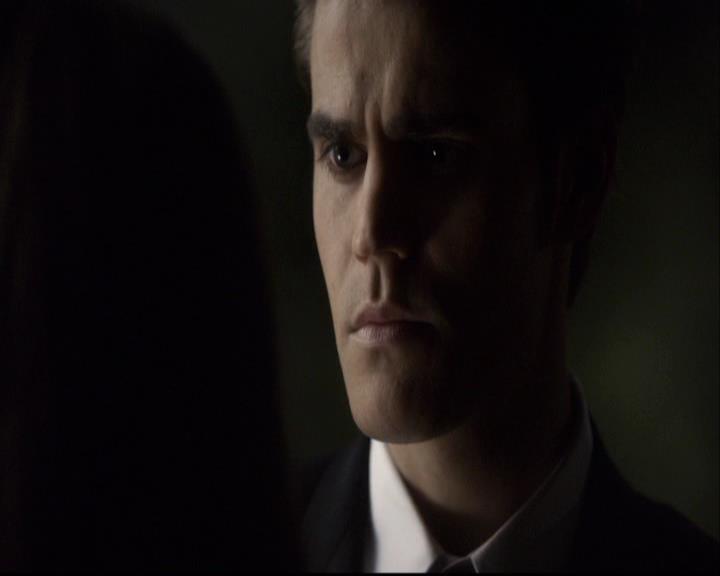 VampireDiariesWorld-dot-org_2x07Masquerade2112.jpg