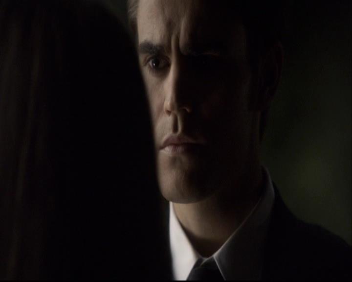 VampireDiariesWorld-dot-org_2x07Masquerade2121.jpg