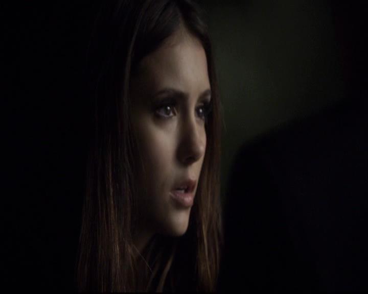 VampireDiariesWorld-dot-org_2x07Masquerade2125.jpg