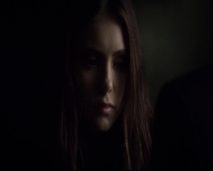VampireDiariesWorld-dot-org_2x07Masquerade2128.jpg