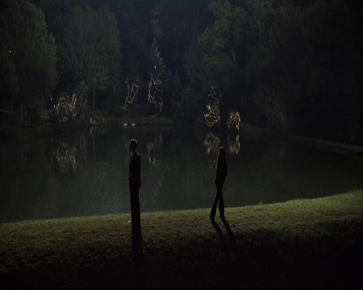 VampireDiariesWorld-dot-org_2x07Masquerade2134.jpg