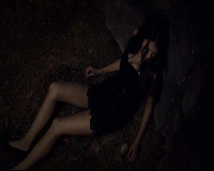 VampireDiariesWorld-dot-org_2x07Masquerade2149.jpg
