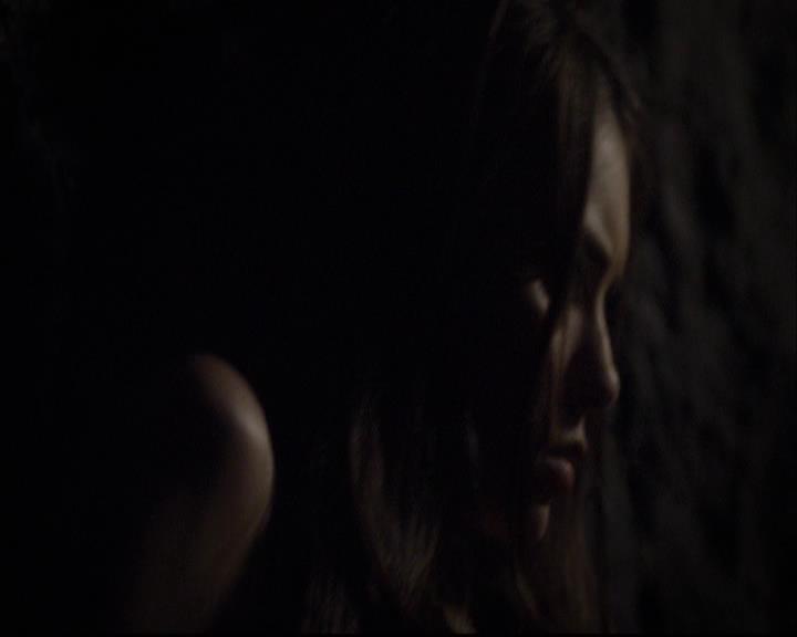 VampireDiariesWorld-dot-org_2x07Masquerade2156.jpg