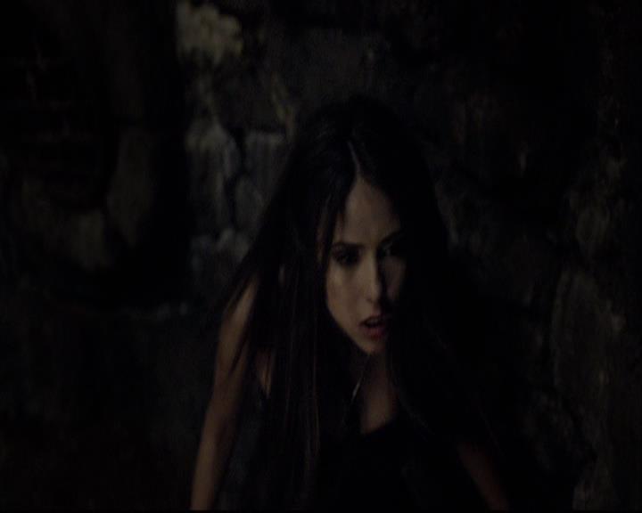 VampireDiariesWorld-dot-org_2x07Masquerade2159.jpg