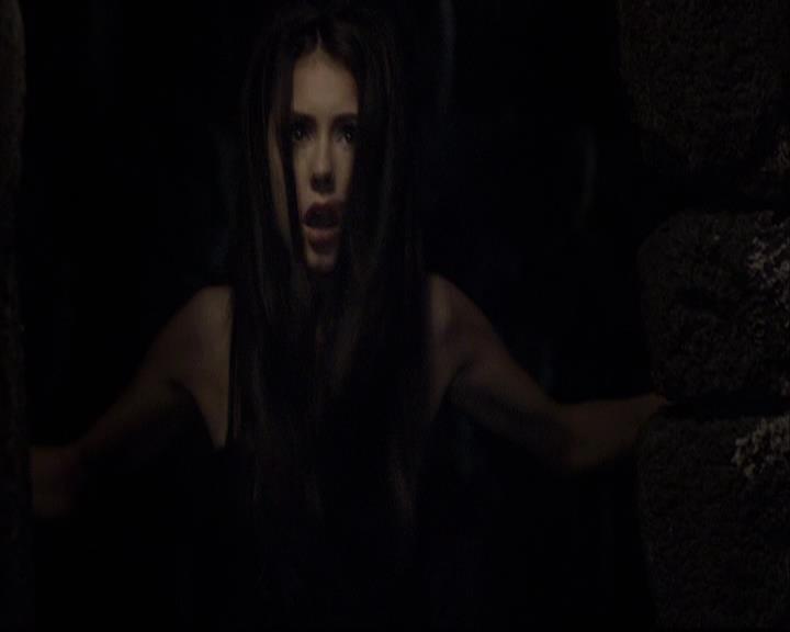 VampireDiariesWorld-dot-org_2x07Masquerade2164.jpg