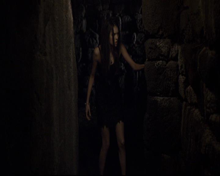 VampireDiariesWorld-dot-org_2x07Masquerade2166.jpg