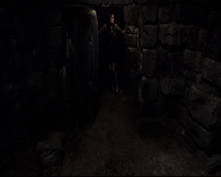 VampireDiariesWorld-dot-org_2x07Masquerade2167.jpg