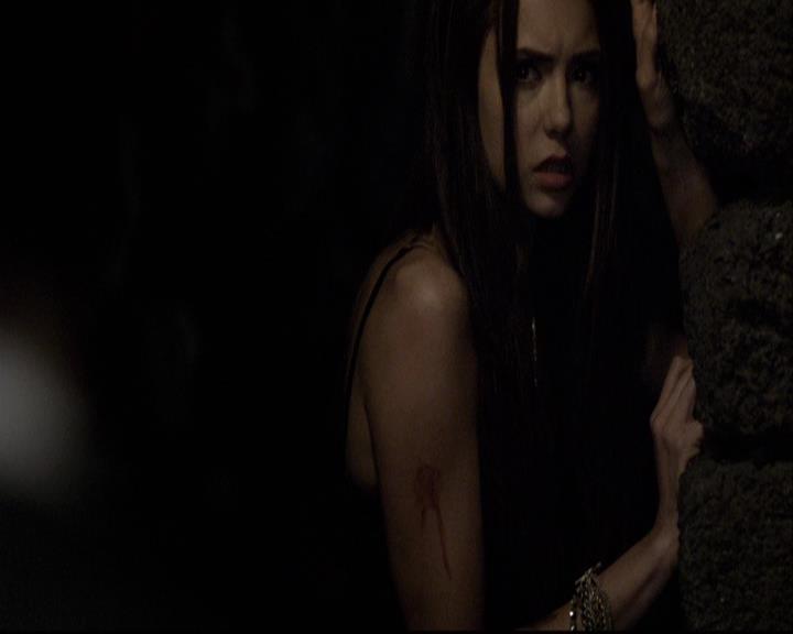 VampireDiariesWorld-dot-org_2x07Masquerade2175.jpg