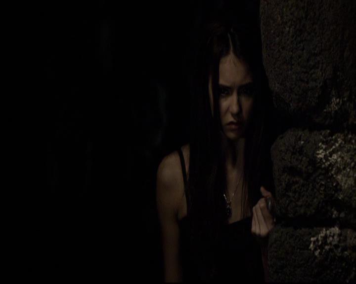 VampireDiariesWorld-dot-org_2x07Masquerade2187.jpg