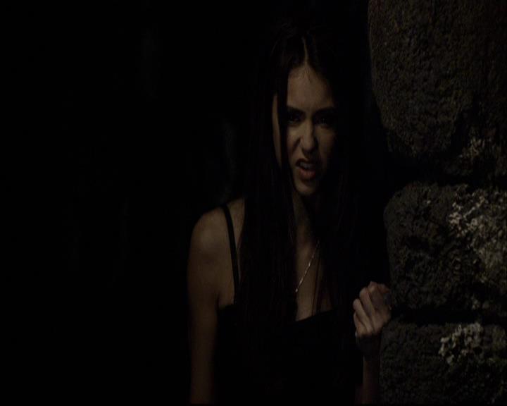 VampireDiariesWorld-dot-org_2x07Masquerade2188.jpg