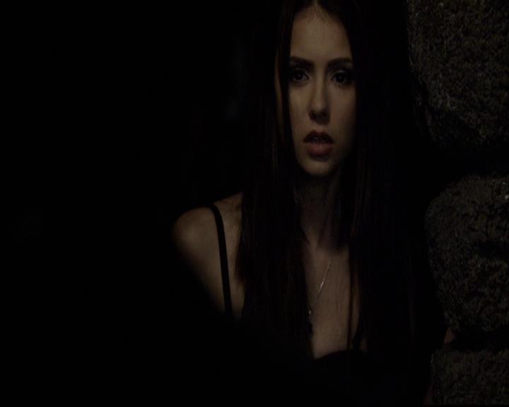 VampireDiariesWorld-dot-org_2x07Masquerade2200.jpg