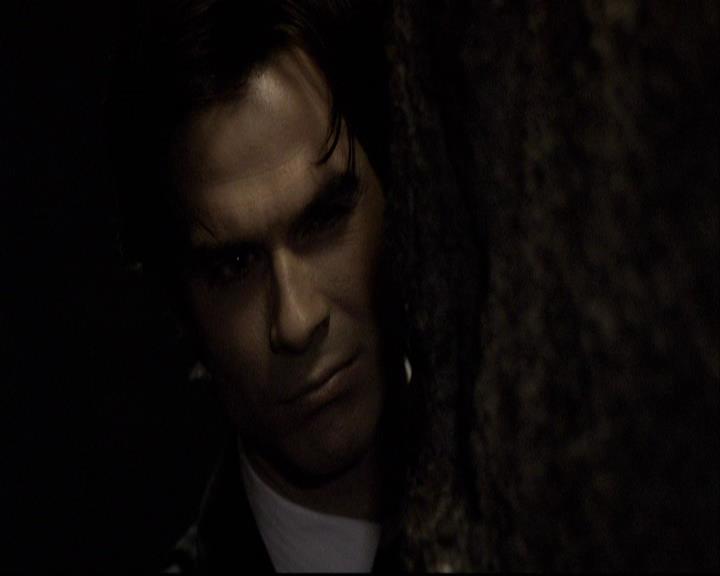 VampireDiariesWorld-dot-org_2x07Masquerade2203.jpg
