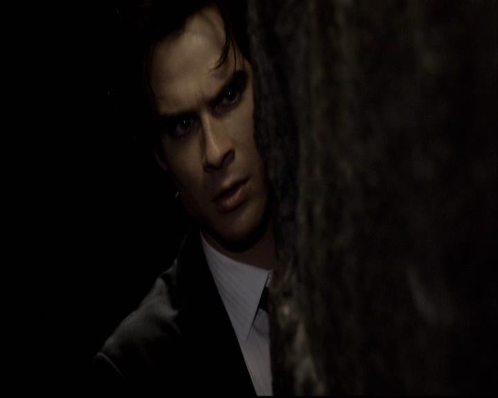 VampireDiariesWorld-dot-org_2x07Masquerade2212.jpg