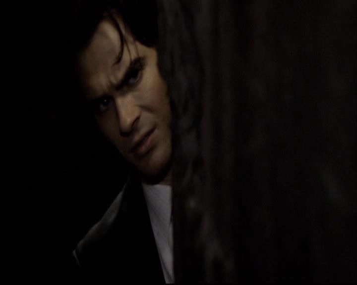 VampireDiariesWorld-dot-org_2x07Masquerade2219.jpg