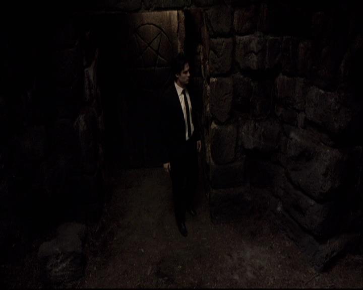 VampireDiariesWorld-dot-org_2x07Masquerade2234.jpg