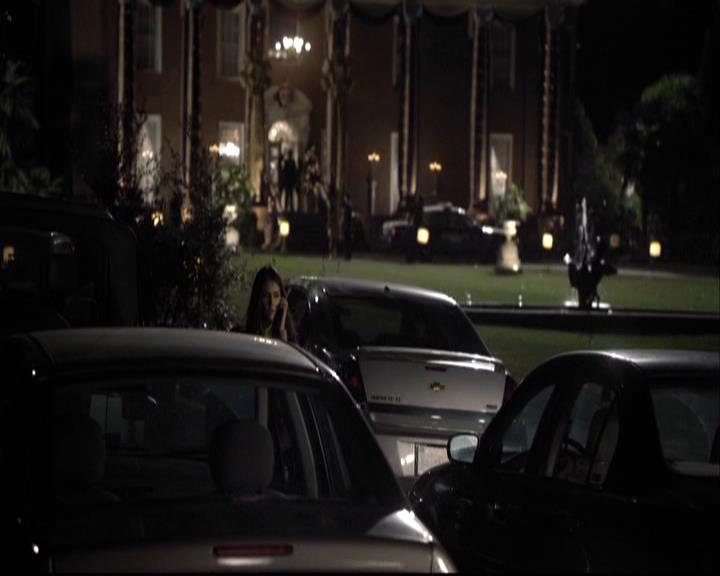 VampireDiariesWorld-dot-org_2x07Masquerade2243.jpg