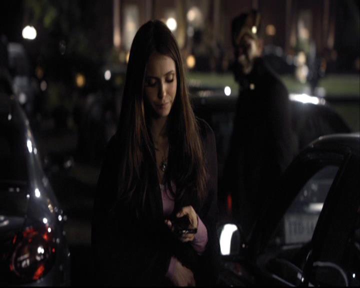 VampireDiariesWorld-dot-org_2x07Masquerade2254.jpg