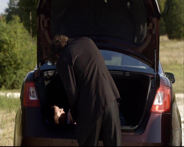VampireDiariesWorld-dot-org_2x08Rose0032.jpg