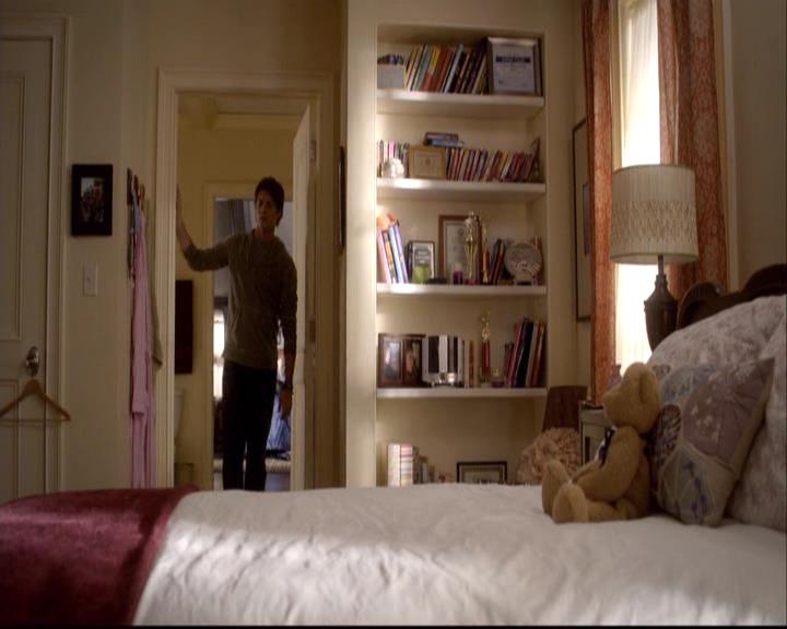 VampireDiariesWorld-dot-org_2x08Rose0105.jpg